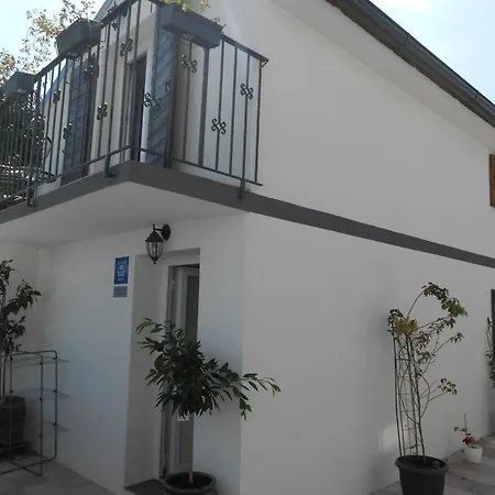 Kameni Biser