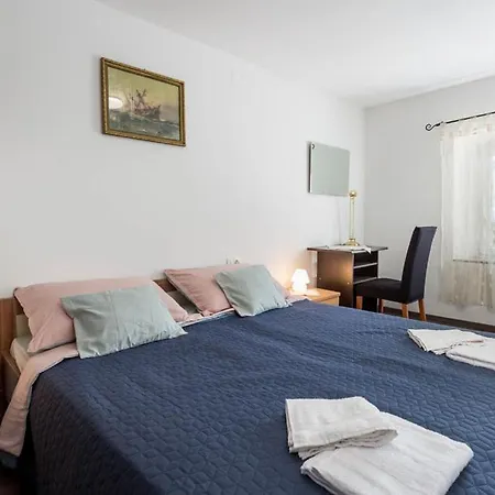 Kameni Biser Holiday home *